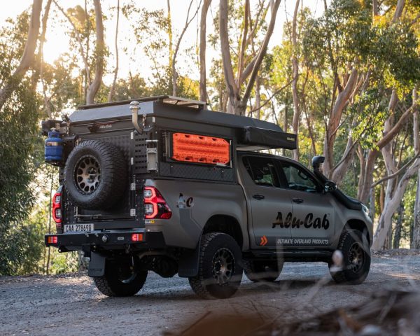 Canopy Camper Deluxe Alu-Cab Toyota Hilux Double Cab